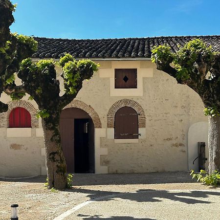 فندق Domaine De L'Ecorcerie Fontaine-le-Comte المظهر الخارجي الصورة