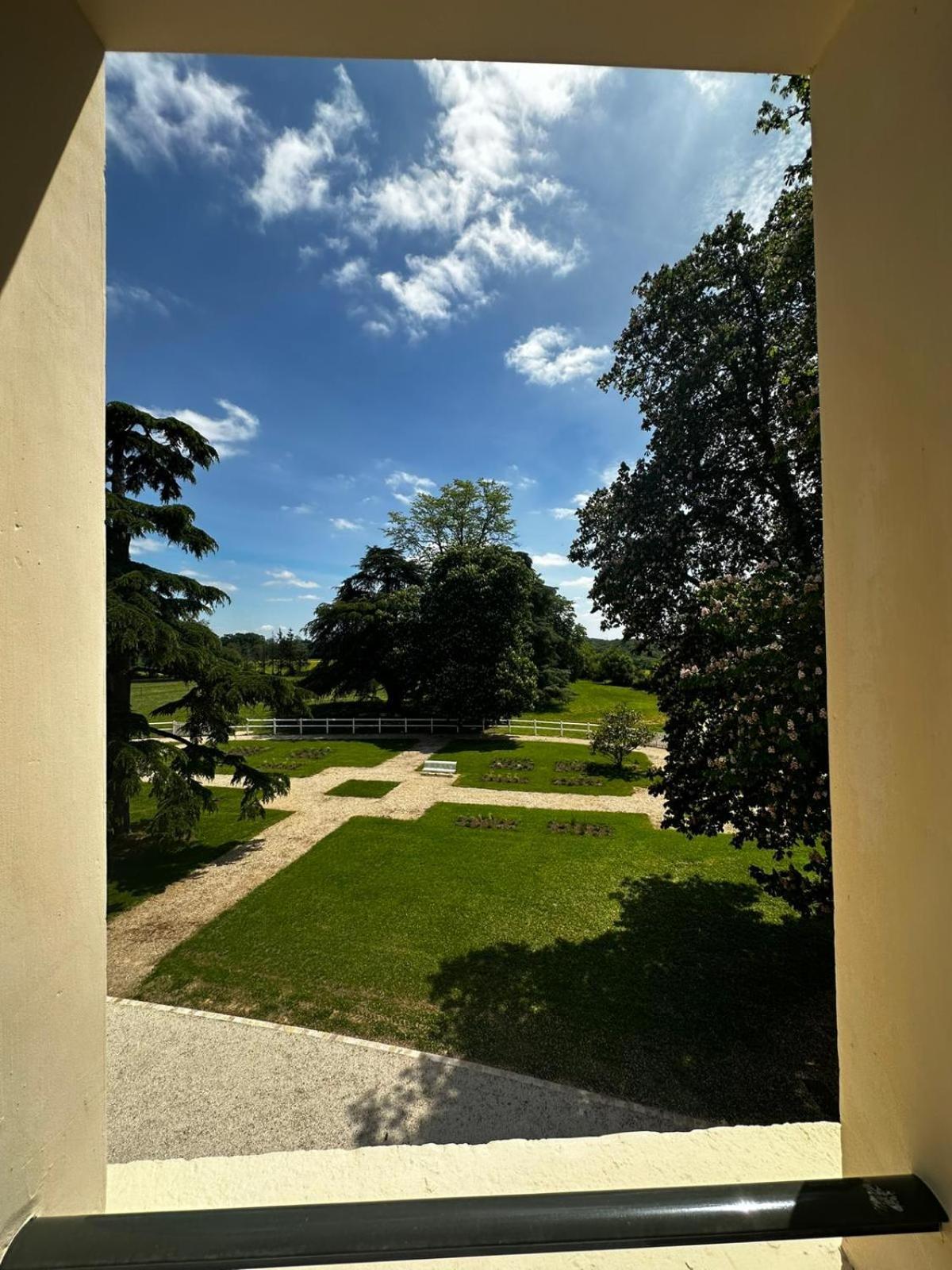 فندق Domaine De L'Ecorcerie Fontaine-le-Comte المظهر الخارجي الصورة