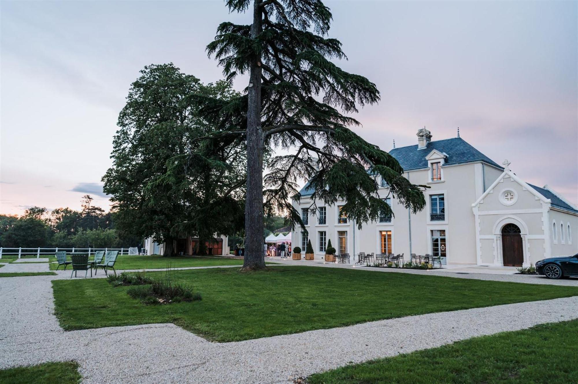 فندق Domaine De L'Ecorcerie Fontaine-le-Comte المظهر الخارجي الصورة
